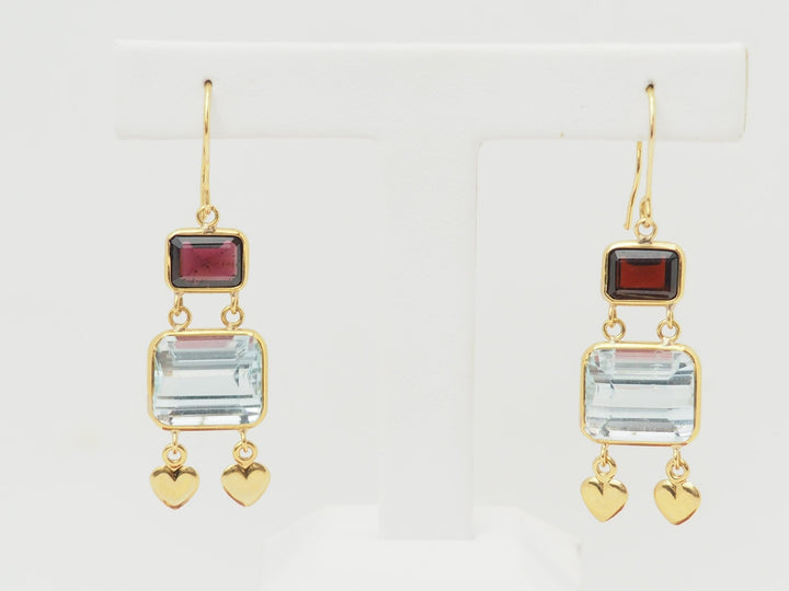 Boucles d’oreilles pendantes en or jaune 18K – Aigues-marines &amp; grenats