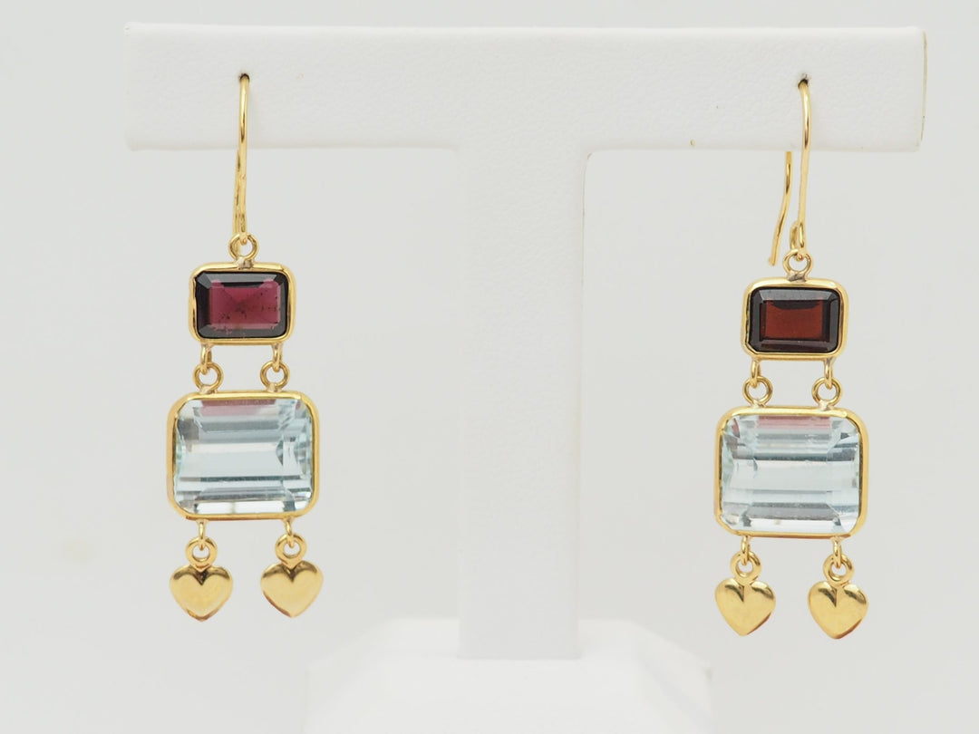 Boucles d’oreilles pendantes en or jaune 18K – Aigues-marines &amp; grenats