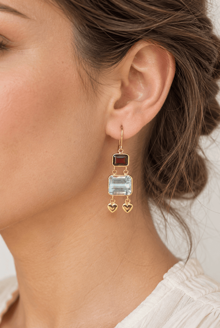 Boucles d’oreilles pendantes en or jaune 18K – Aigues-marines &amp; grenats