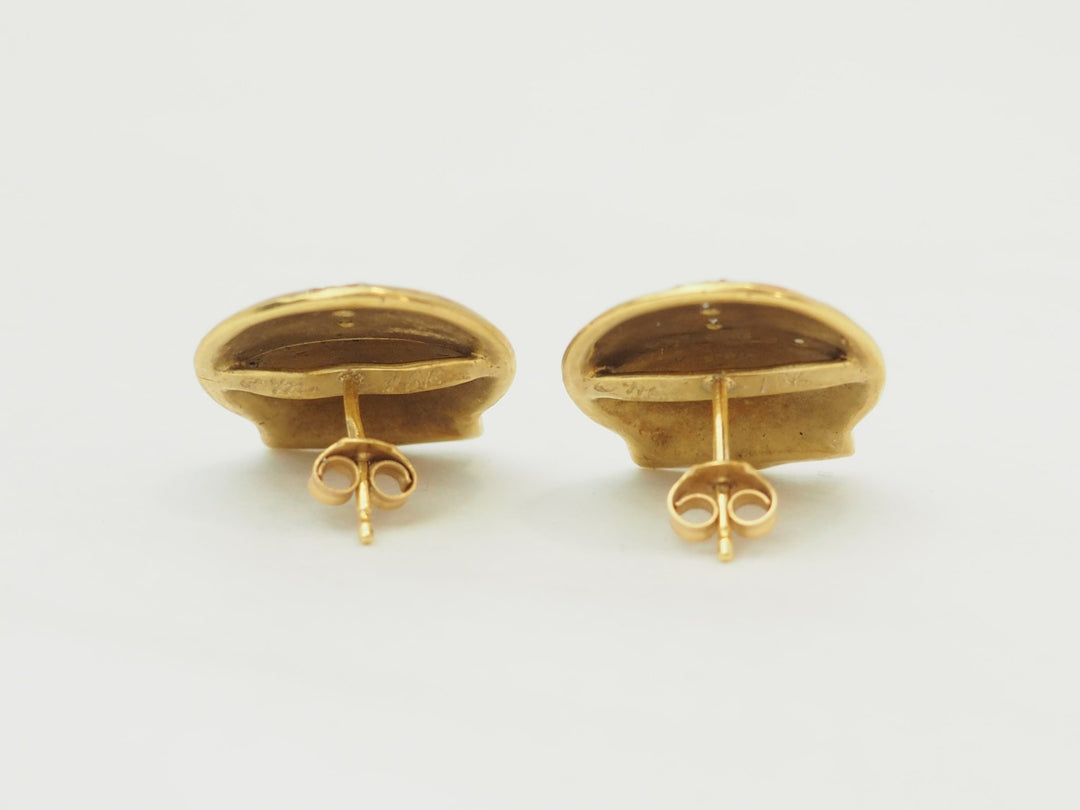 Boucles d’oreilles vintage coquillage émaillé or 18K et diamants
