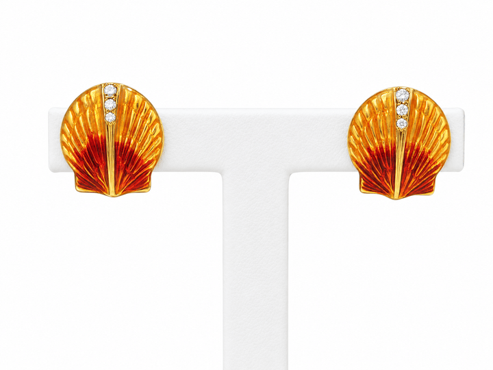 Boucles d’oreilles vintage coquillage émaillé or 18K et diamants