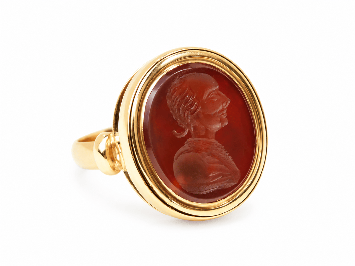 Bague intaille sur cornaline en or jaune et or rose