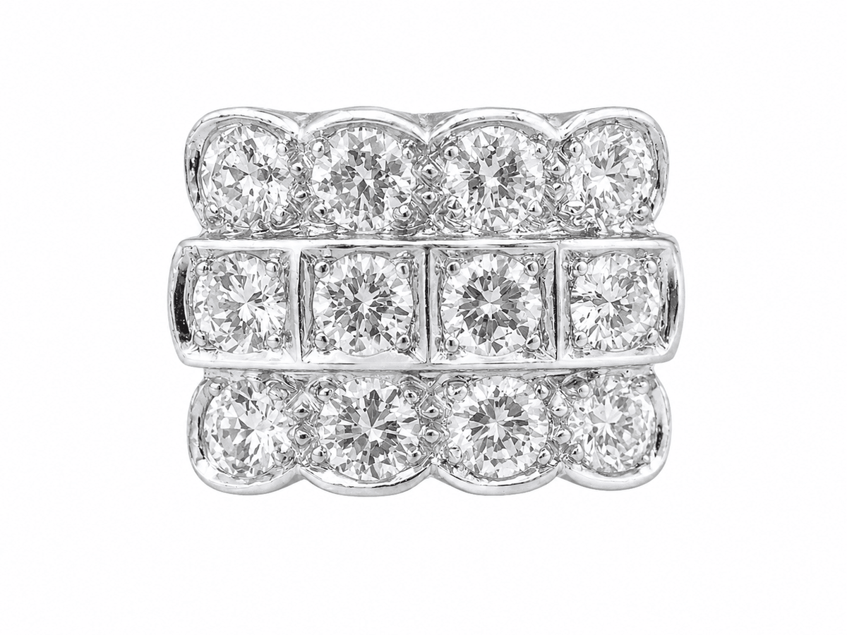 Bague Art Déco L'Aurore en platine rectangulaire sertie de 12 diamants totalisant 2 carats