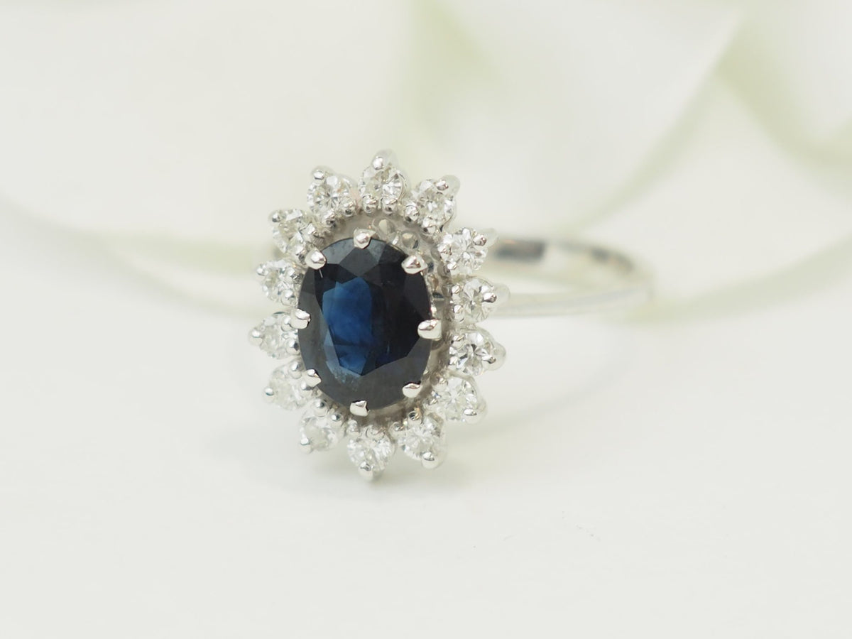 Bague marguerite ancienne saphir et diamants en or blanc 18 ct