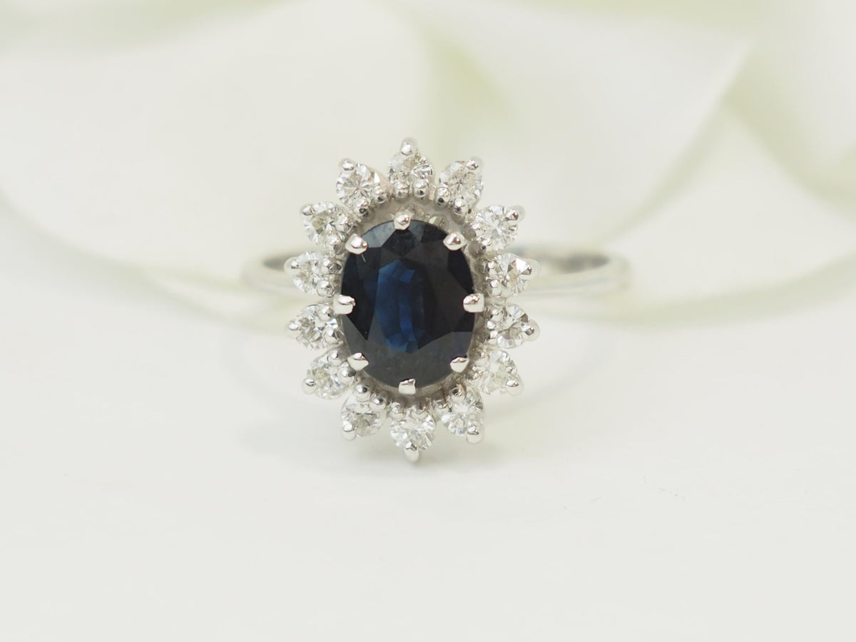 Bague marguerite ancienne saphir et diamants en or blanc 18 ct