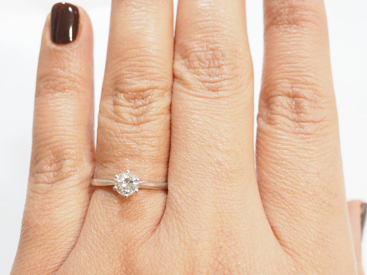 Solitaire en or blanc et diamants 0,50 ct