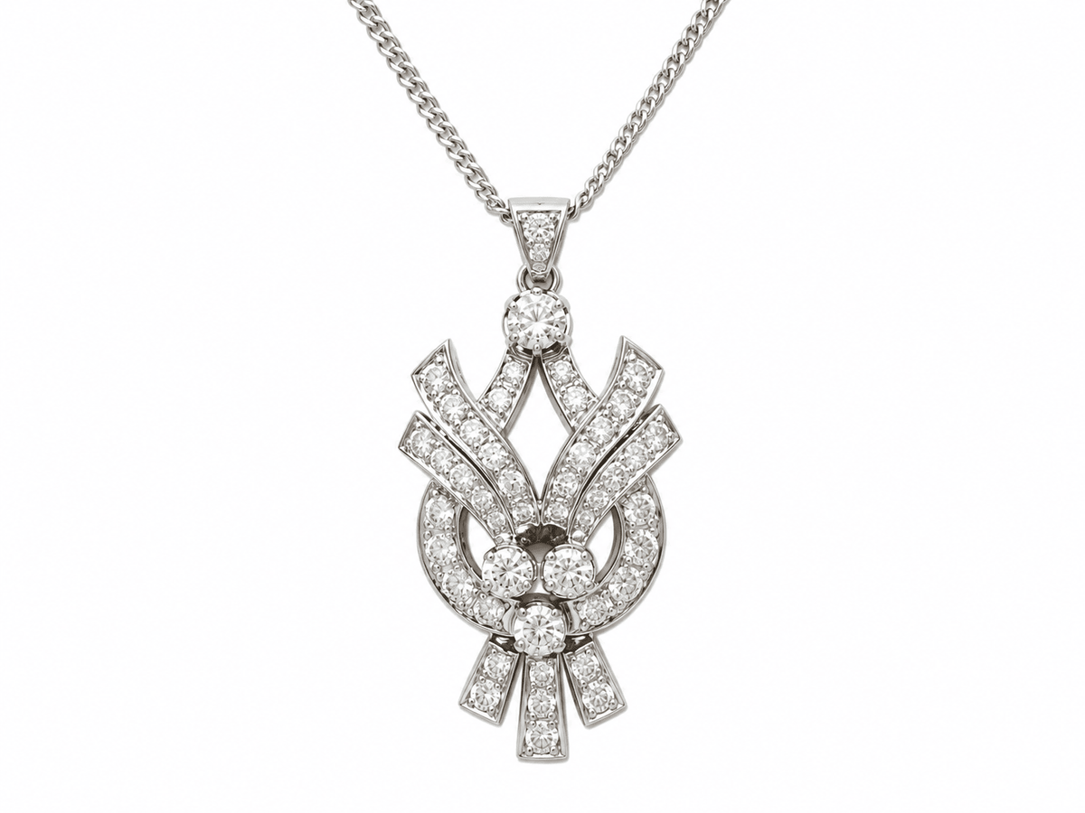 Collier L'Aurore ancien en platine et or blanc avec pendentif serti de 3 carats de diamants brillants, style 1954.