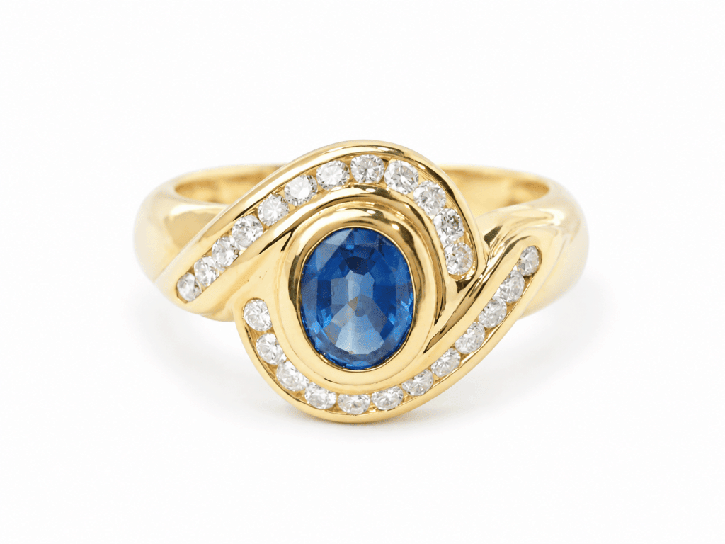 Bague vintage L'Aurore en or jaune 18 carats avec saphir de Ceylan ovale et entourage de diamants taille brillant