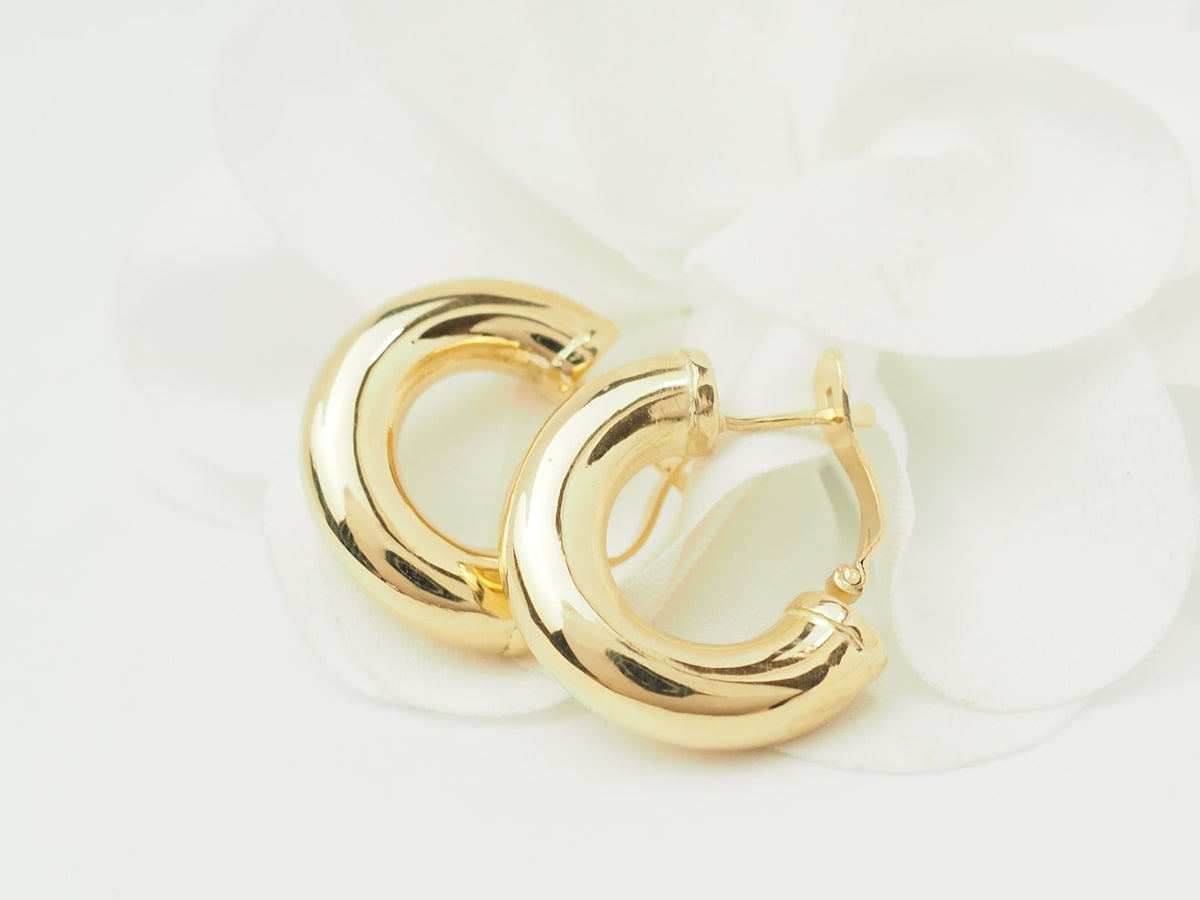 Boucles d'oreilles créoles épaisses L'Aurore en or jaune 18 carats poli, diamètre 23 mm avec fermoir à charnière