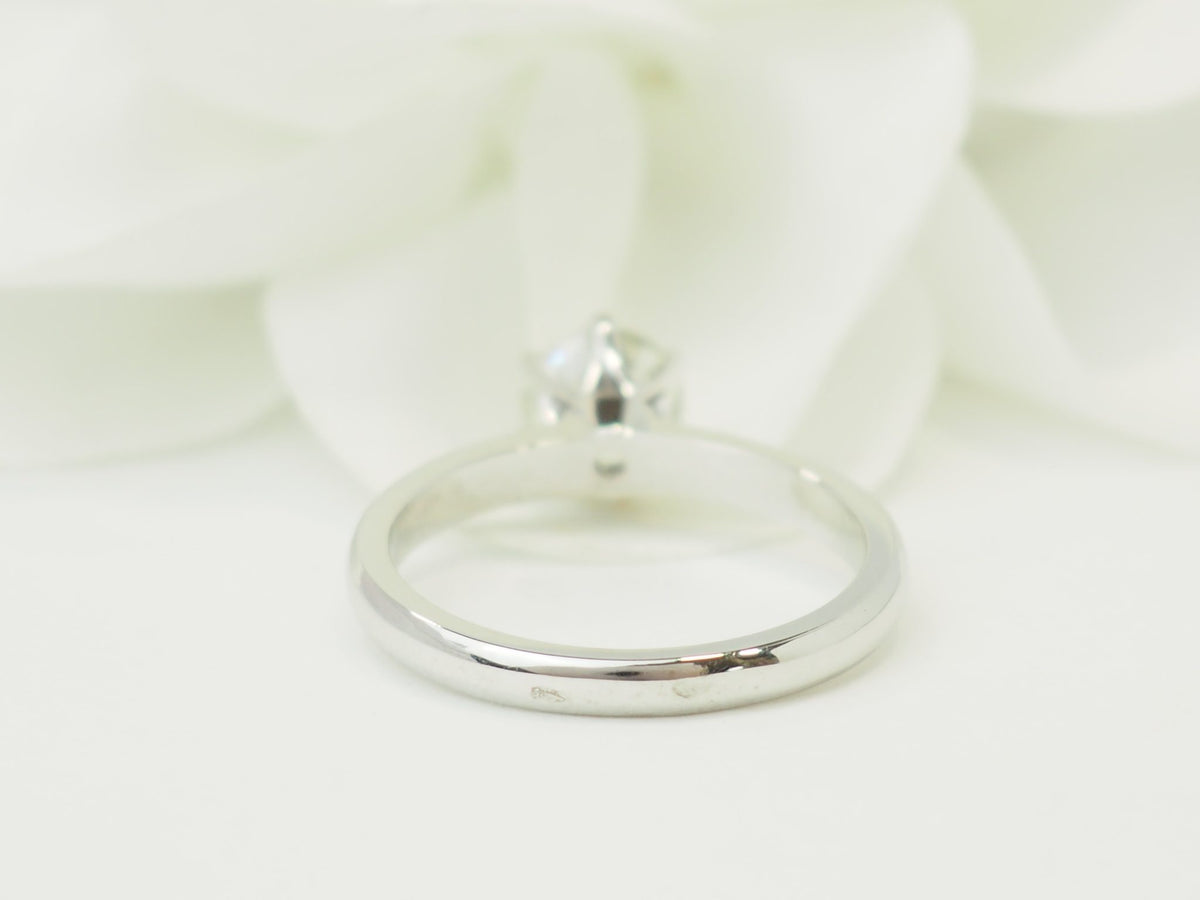 Bague solitaire L'Aurore en or blanc 18 carats avec diamant taille brillant 0,94 carat serti 6 griffes