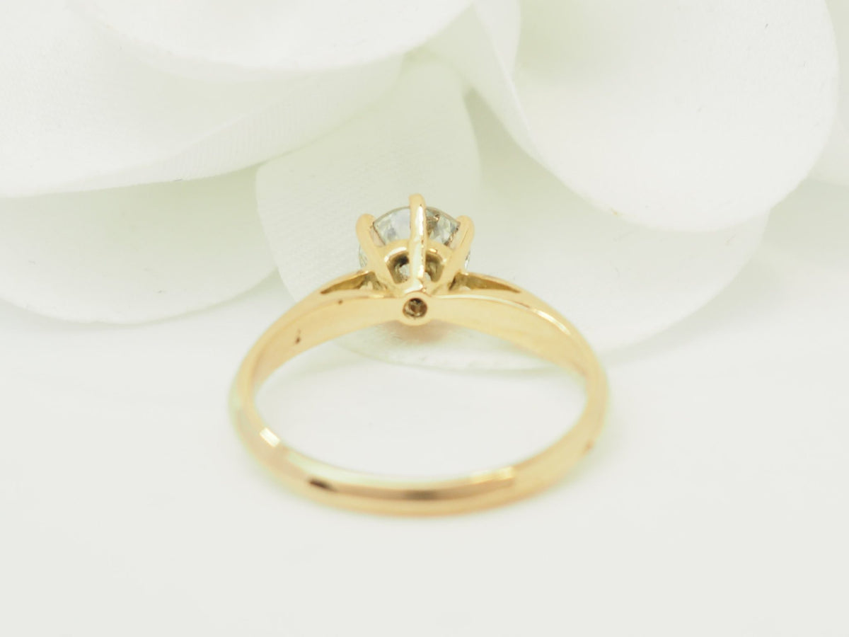 Bague solitaire L'Aurore en or jaune 18 carats avec diamant 0,74 carat serti 6 griffes