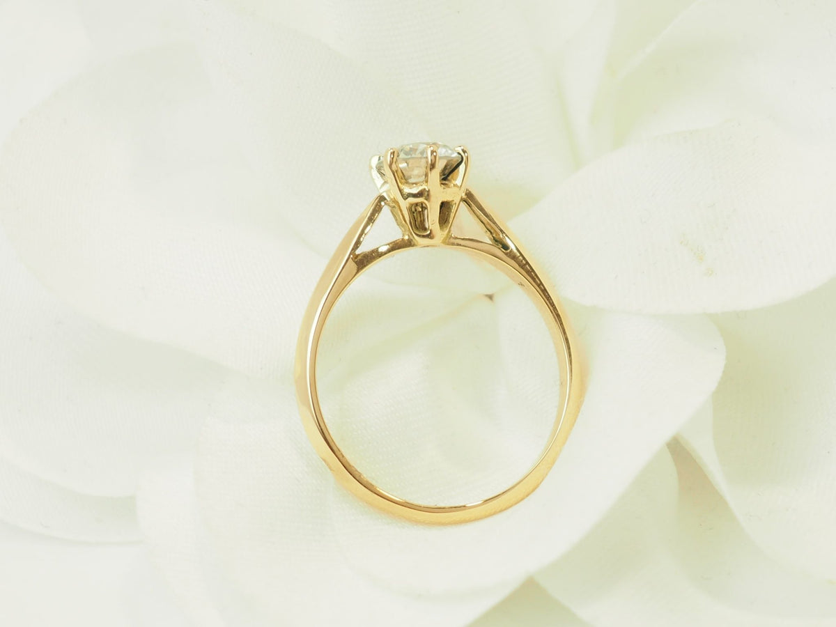 Bague solitaire L'Aurore en or jaune 18 carats avec diamant taille brillant 0,74 carat serti 6 griffes