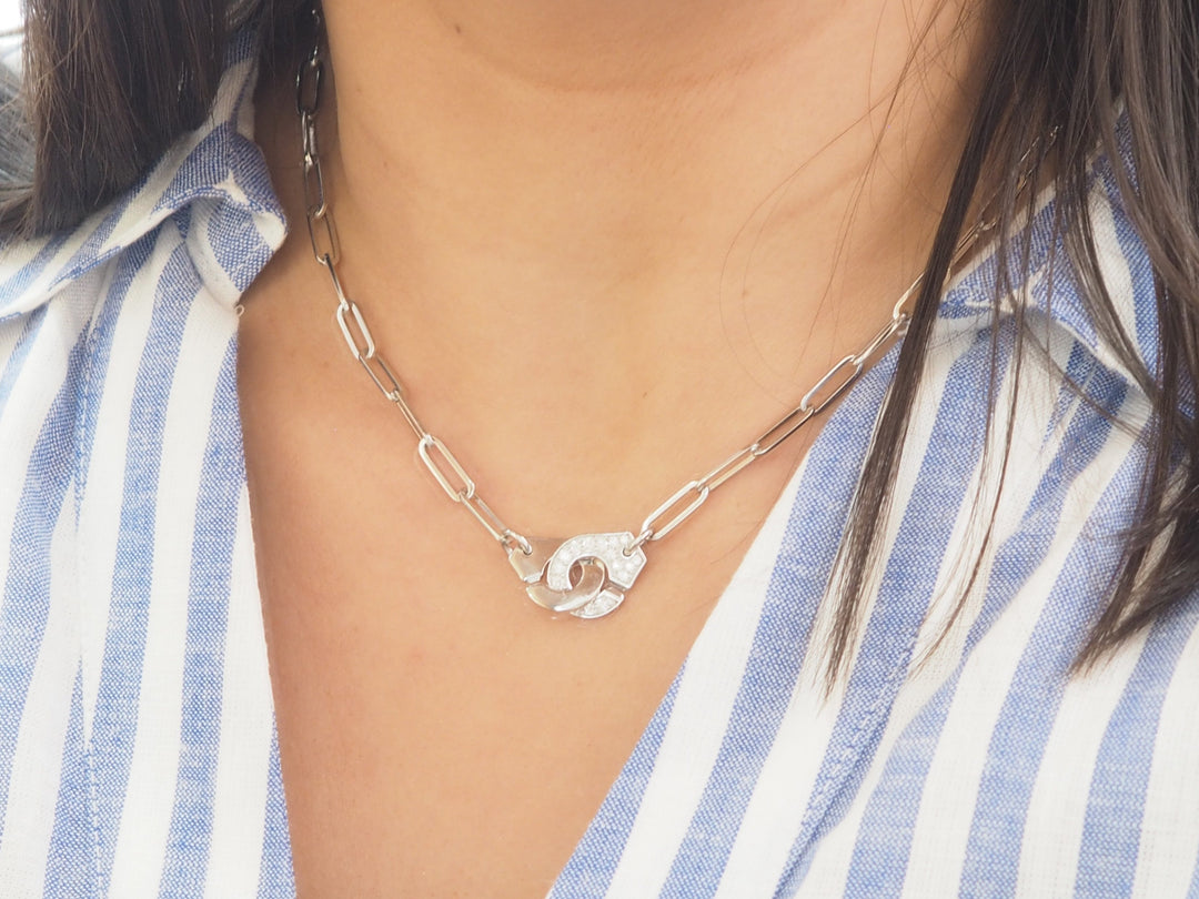 Collier Dinh Van Menottes R12 Or Blanc et Diamants