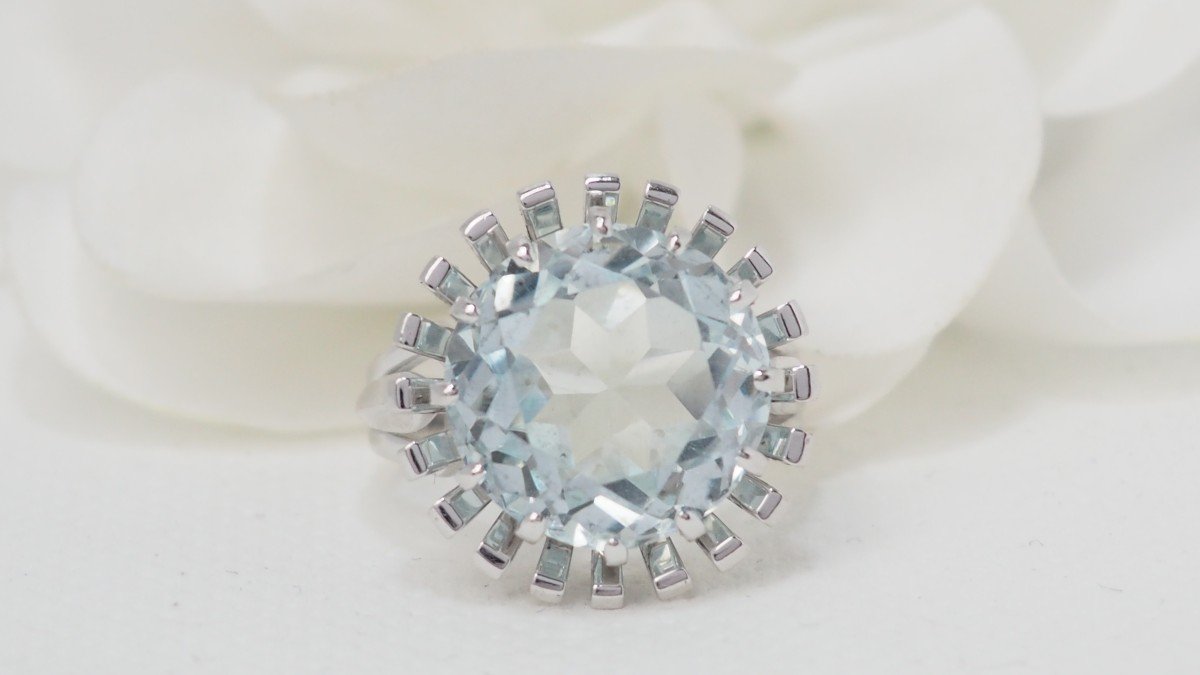 Bague vintage en or blanc et aigue marine