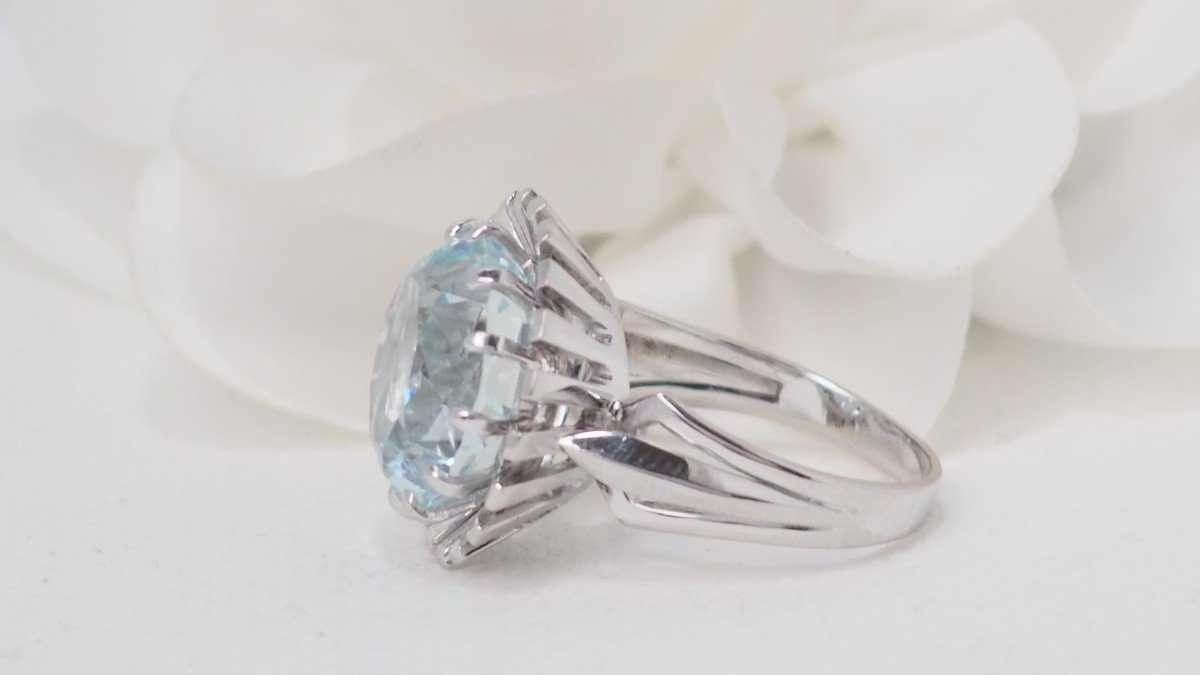Bague vintage en or blanc et aigue marine